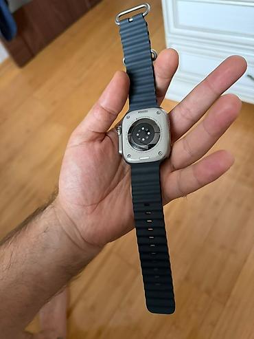 smart telefonlar: Apple Watch Ultra (49 mm) – titan korpus, Ocean Band tipli qara — 2