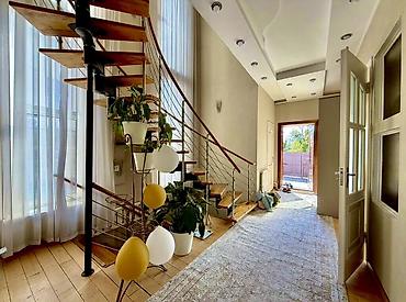 Продажа домов: 6 комнат, 228 м², 228 соток, Бишкек, Филармония Собственник — 8