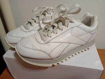 Sneakers & Athletic shoes: Reebok, 35, color - White
