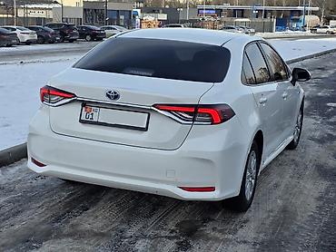 Toyota: Toyota Corolla: 2019 г., Гибрид — 5