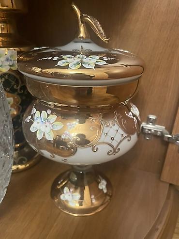 Qapaqlı dekorativ şirniyyat qabı / bomboniera - Material