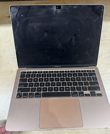 makbook air: 2020 MacBook Air 13", цвет Gold (розовое золото) - M1 процессор. - 8 — 1