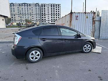 Toyota: Toyota Prius: 2011 г., 1.8 л, Вариатор, Гибрид, Хэтчбэк — 2