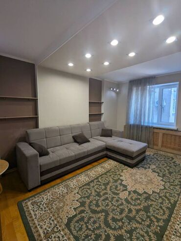 лев толстой панфилова: 3 комнаты, 65 м², Индивидуалка, 3 этаж