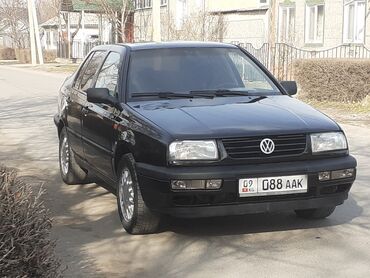 Volkswagen: Volkswagen Vento: 1992 г., 1.8 л, Механика, Бензин, Седан