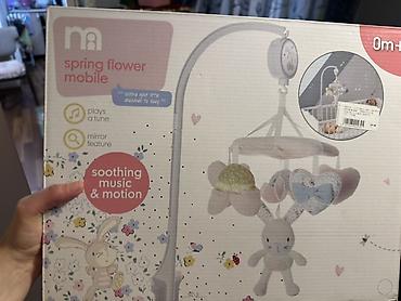 dovşan oyuncaq: Mamas & Papas “Spring Flower Mobile” beşik üçün musiqili mobil - — 1