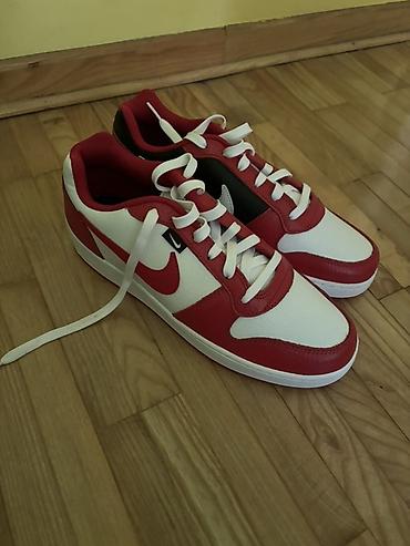 Patike: Predstavljamo uniseks Vans Old Skool patike u crvenoj boji. Ove patike — 11