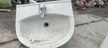 зеркала в ванну: Ванна үчүн раковина, Астында негизи бар орнотуу ыкмасы, Тегерек формасы, Материалы: Керамика