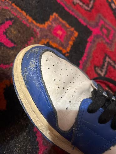 jordan: Jordan 1 hi 40 razmer hal hazirda 600-700 manatdir qabaginda biraz — 2
