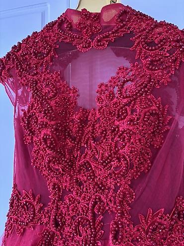 Ziyafət donları: Qırmızı ziyafət/libas - Zərif tünd qırmızı rəngdə uzun ziyafət/libas — 5