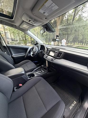 женщин: Toyota RAV4: 2018 г., Автомат, Бензин, Кроссовер — 6