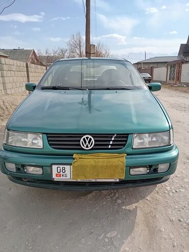 Volkswagen: Volkswagen Passat: 1995 г., 1.8 л, Механика, Газ, Седан