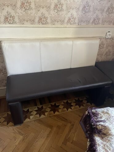 Komodlar: Künc divan, İşlənmiş, Açılmayan, Bazasız, Süni dəri, Çatdırılma yoxdur