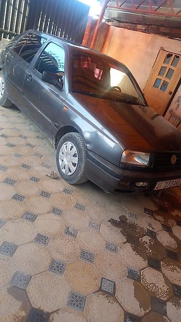 прокладка впускного коллектора: Volkswagen Vento: 1993 г., 1.8 л, Механика, Бензин, Седан — 3