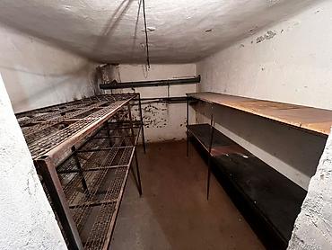 склады бишкек: Складское помещение/подвал с полками 80 м2 Удобная локация . Район — 6