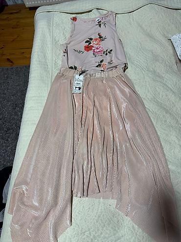 Dəstlər, kostyumlar: Coxsu amerikadan alinib . Hamsi cox yaxwi veziyyetdedir. Her biri 1. 2 — 22