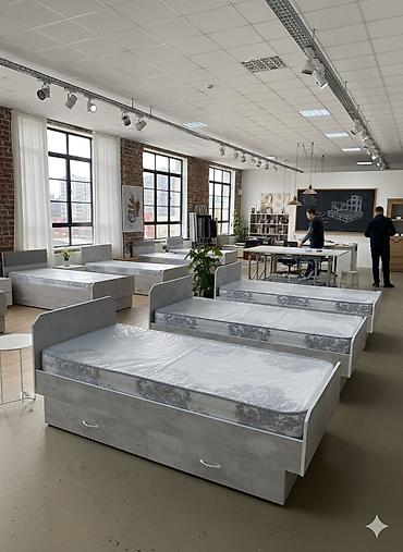 Односпальные кровати: Односпальные кровати, цена 8 500 сом, качество новая, в комплекте — 2