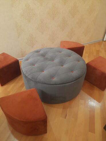 Stullar: Qonaq otağı üçün, Yumru masa