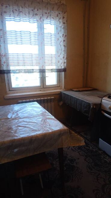 продаю дом участок: 3 комнаты, 70 м², 105 серия, 4 этаж, Старый ремонт