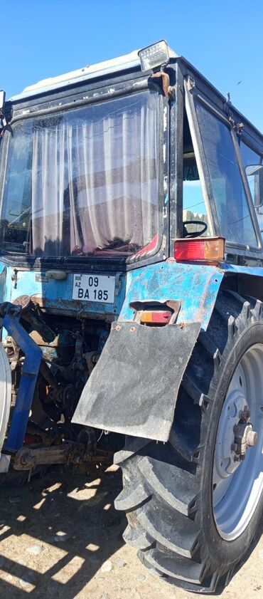 Traktorlar: Belarus MTZ tipli traktor - Korpus: kabinəli, mavi-qara rəng sxemi — 8
