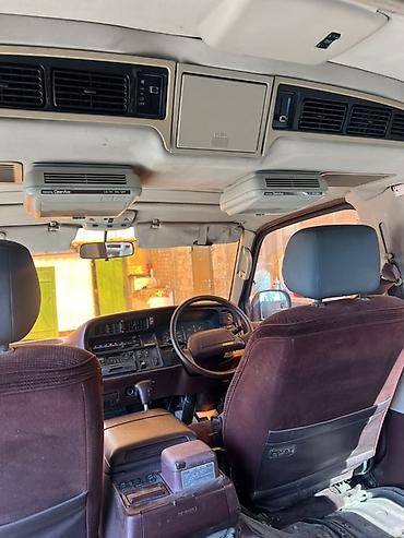 sequoia 2010: Toyota Hiace: 1993 г., 2.8 л, Автомат, Минивэн — 8