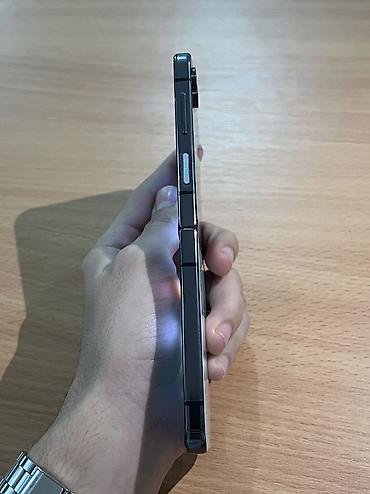 16 mini: Samsung Galaxy Z Flip 5, 256 GB, rəng - Qara — 3