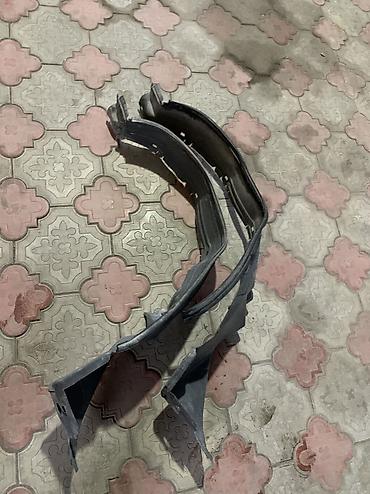 Другие автозапчасти: Запчасти на 124 мерс Дефлектора 8000 сом Знак 500 сом Стойки по 500 at lalafo.kg — 4 Другие автозапчасти: Запчасти на 124 мерс Дефлектора 8000 сом Знак 500 сом Стойки по 500 — 4