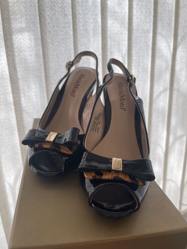 женская кожаная обувь: Туфли 36.5, цвет - Черный