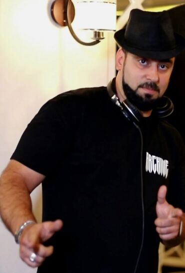 дору барои баровардани муи сар: Dj xidməti və səs avadanlıqları ilə birlikdə .Toy, nişan, ad günü