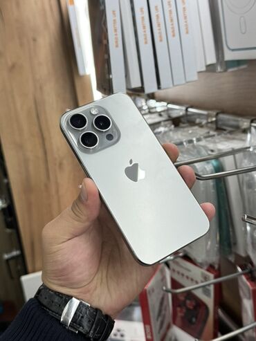 ценсерный плита: IPhone 15 Pro, Б/у, 256 ГБ, Natural Titanium, Защитное стекло, Кабель, Чехол, 89 %