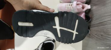 Детская обувь: Детская обувь (несколько пар, разные модели и цвета) цены и размеры — 5