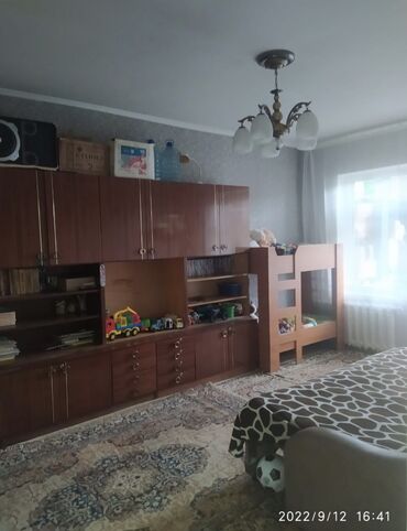 2 ком кв бишкек в Кыргызстан | Долгосрочная аренда квартир: 1 комната, 35 м², 105 серия, 3 этаж, Старый ремонт, Центральное отопление