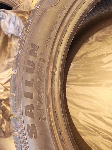245/45 R19 Зимние шины Sailun Ice Blazer Arctic SUV - Размер: 245/45