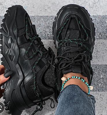 krosovkalar: Qara rəngli unisex idman ayaqqabısı - Stil: trekking/urban sneaker — 1