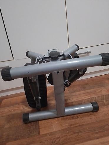 Ostale sprave za vežbanje: Steper je potpuno ispravan,u odlicnom je stanju sa sitnim tragovima — 12