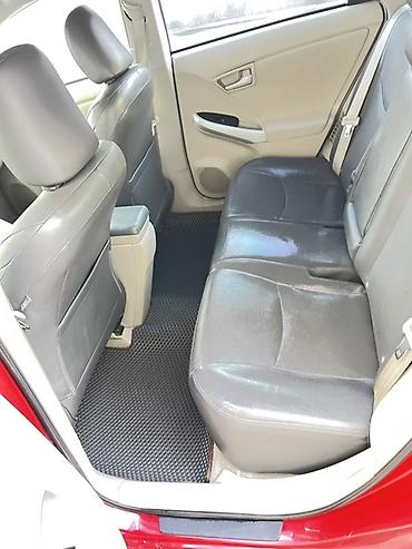 Toyota: Toyota Prius: 2011 г., 1.8 л, Вариатор, Гибрид, Хэтчбэк — 10