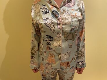 муслиновые пижамы оптом: Женская пижама-комплект с длинным рукавом и брюками. - Ткань: гладкий