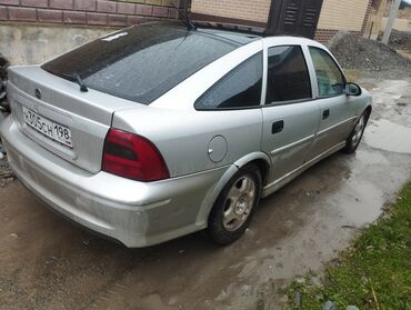 Opel: Opel Vectra: 2001 г., 1.6 л, Механика, Бензин, Хэтчбэк