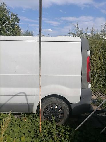 program za dijagnostiku auta: Opel Vivaro furgon – bela boja, dvoja zadnja krilna vrata sa staklima — 5