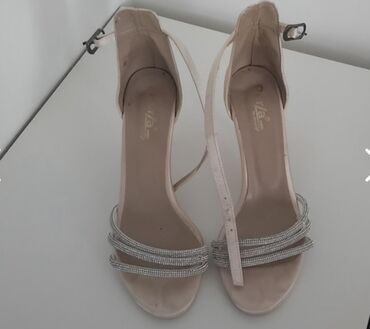 bez pantalone i plava kosulja: Sandals, Aldo, 37