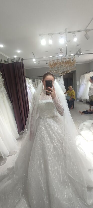 свадебное платье без кольца: Үлпөт көйнөгү, 4XL (EU 48), Жабык, Ичи көрүнүп турган жеңдер, Корсети менен, Барпайган, Страздар, Колдонулган