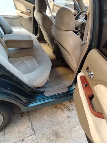 Hyundai: Hyundai Sonata: 2 l | 2001 il Sedan — 24