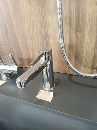 смесители для кухни: Mətbəx/hamam üçün təkqollu qarışdırıcı kran - Material: xrom örtüklü