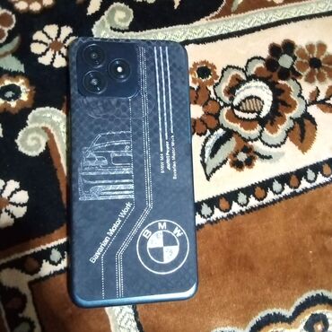 samsunq not 8: Məhsul: Smartfon (BMW temalı arxa örtüklə) Xüsusiyyətlər və təsvir: -