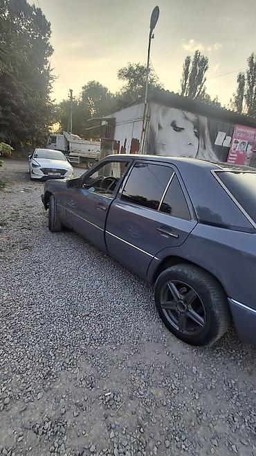 Mercedes-Benz 190: 1990 г., 2.3 л, Механика, Бензин, Седан
