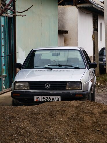 Volkswagen: Volkswagen Jetta: 1989 г., 1.8 л, Механика, Бензин, Седан