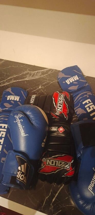 Qazanlar: 1 jitqi 1 boks əlcək böyük razmer 1 mma əlcək hamsı 40Azn real alıcıya