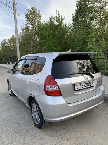 армения авто: Honda Jazz: 2004 г., 1.4 л, Механика, Бензин, Хэтчбэк