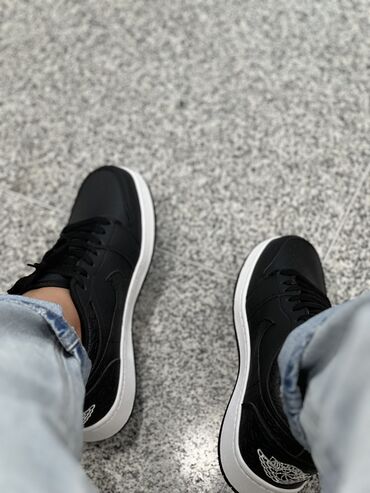 кожаная обувь женская: Кроссовки Jordan 👟 Стильные и удобные кроссовки для повседневной