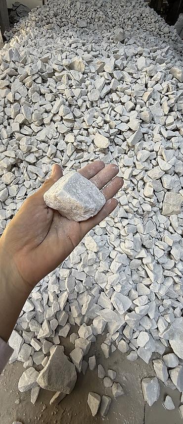 Мраморная крошка: Мраморная крошка, Белый, Ландшафтная, В тоннах — 20